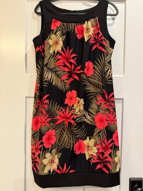 Black Tropical Hibiscus Floral Print Shift Dress w/ Coral & Beige Blooms Size 12